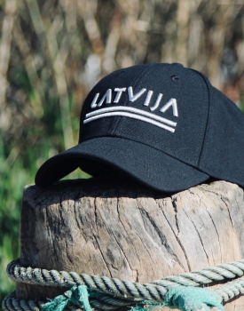 Cepure ar nagu Latvija 