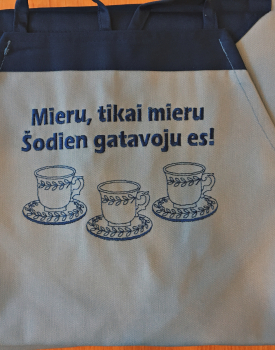 Priekšauts "Mieru, tikai mieru. Šodien gatavoju es"