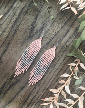 Pearl earrings - light pink